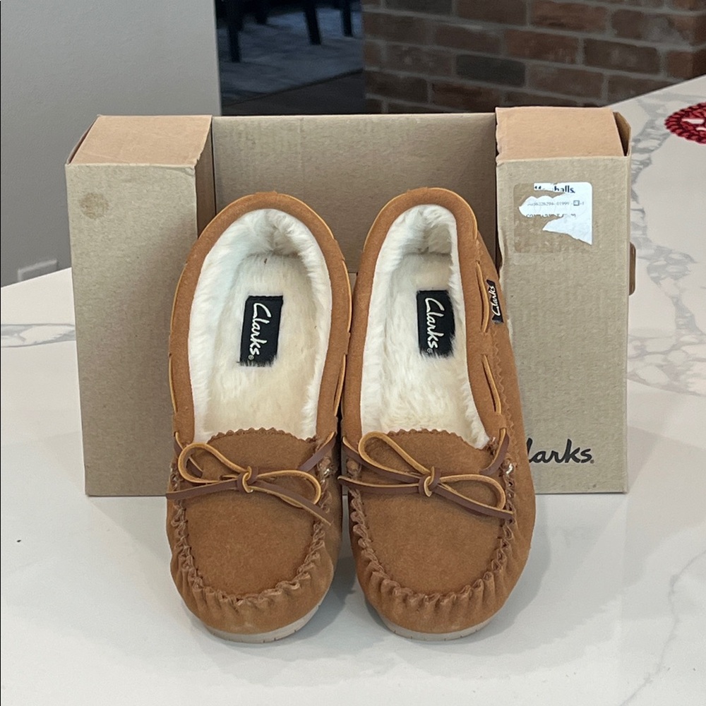 Clarks Women's Slippers!